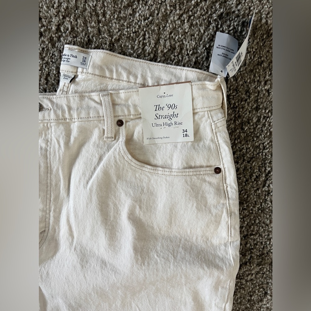 Abercrombie & Fitch Curve Love Ultra High Rise 90’s Straight Jean Size 18